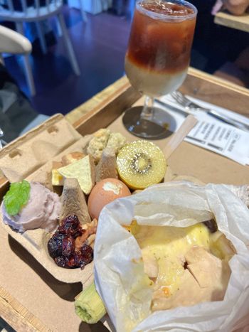 一間用明信片點餐的咖啡廳☕️ 