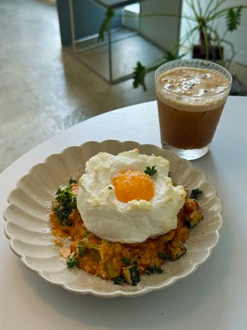 【台中西區】陽光灑進來太好拍 環境餐點都不賴的義式餐廳—Giocoso Café&Pasta🍝