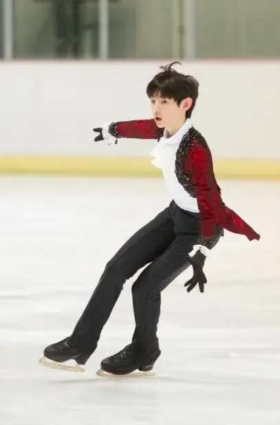 運動員出身轉行當偶像！Felix、HOSHI曾同行、成訓根本冰雪精靈，「他」曾是冬奧預備選手！-12