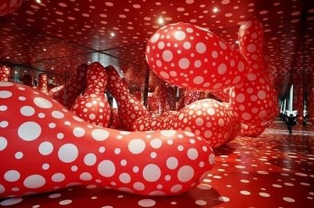 圓點女王回來了！草間彌生台灣個展睽違9年登場、爆美「桃紅圓點氣球」3大必拍亮點一次看！-10