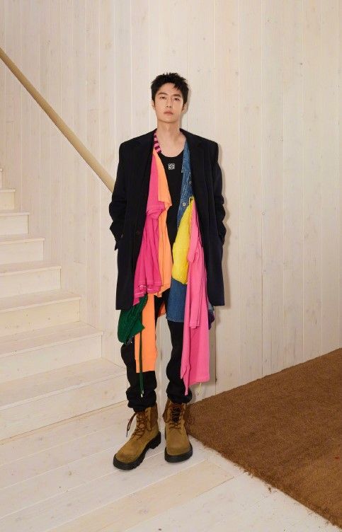 IU又再心動一波？李鍾碩LOEWE大秀穿性感深V西裝、王一博超敢穿一出場就贏了！-2