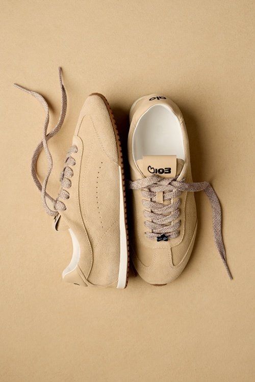 第二彈更燒！Jisoo × alo全新聯名鞋曝光！「焦糖色＋灰塵精靈」粉絲直接淪陷！-7