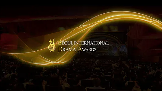 邊佑錫彩妝代言畫報出爐！倩碧全新「黑蜜漿果彩妝」神秘又濃郁的黑唇妝，男生也能這麼媚！-7