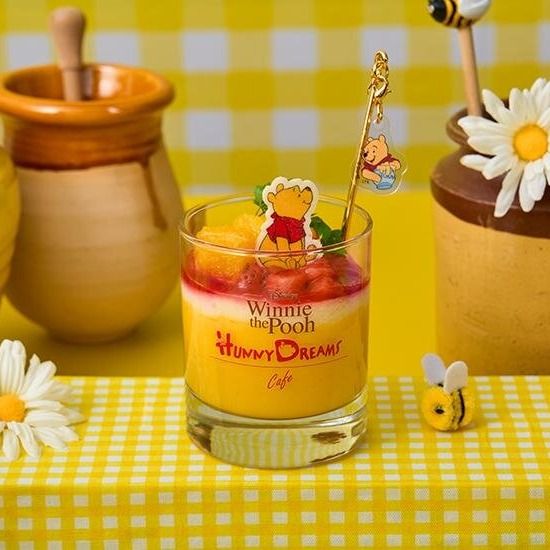 維尼粉絲快衝！東京小熊維尼咖啡廳「蜂蜜水果優格、大臉維尼雞肉燉飯」Q到捨不得吃，這天開幕！-3