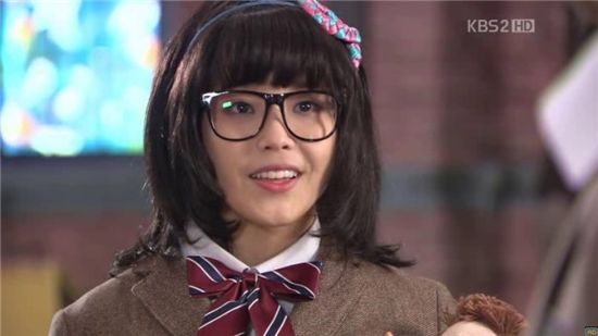 Uaena的驕傲！IU演員之路「演技黑歷史」到青龍獎視后、新劇《21世紀大君夫人》話題爆炸！-2