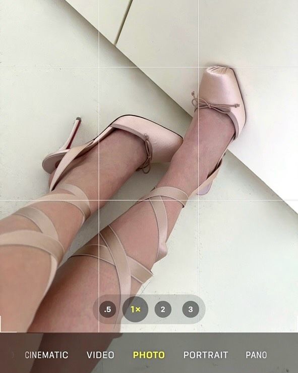 Christian Louboutin紅底鞋王「芭蕾舞高跟鞋」超夢幻！宋智雅、KIOF隊長Julie都穿了！-5