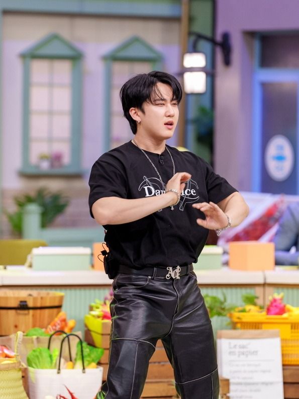 韓網熱議8位綜藝感十足的韓國偶像！「瘋子」安俞真逼瘋羅PD，勝寛自帶搞笑魂，舒華發言惹全場爆笑！-9