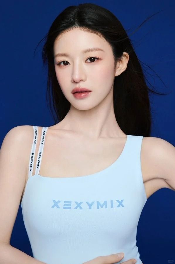 高允貞新身分曝光！驚喜成為XEXYMIX新門面！官宣形象照美爆、果然是整型模板代表！-1