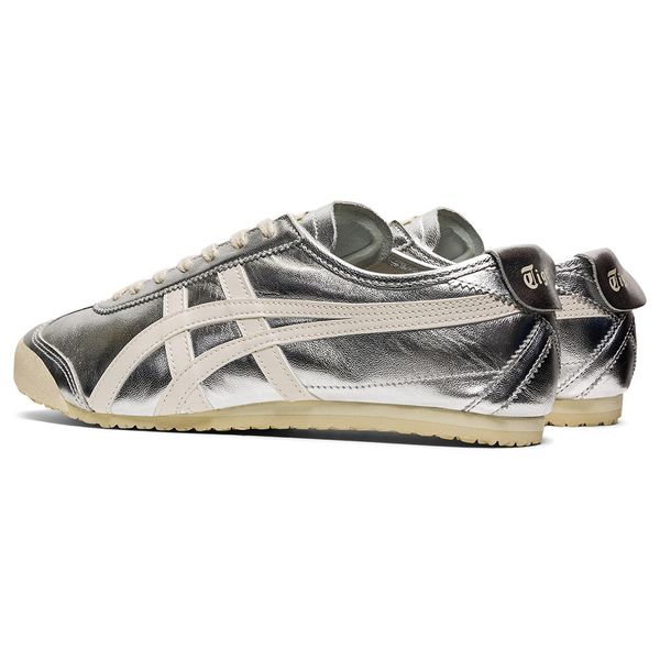 必買銀色球鞋TOP5推薦！ASICS、Nike、NB...第二名韓妞都搶著穿！-9