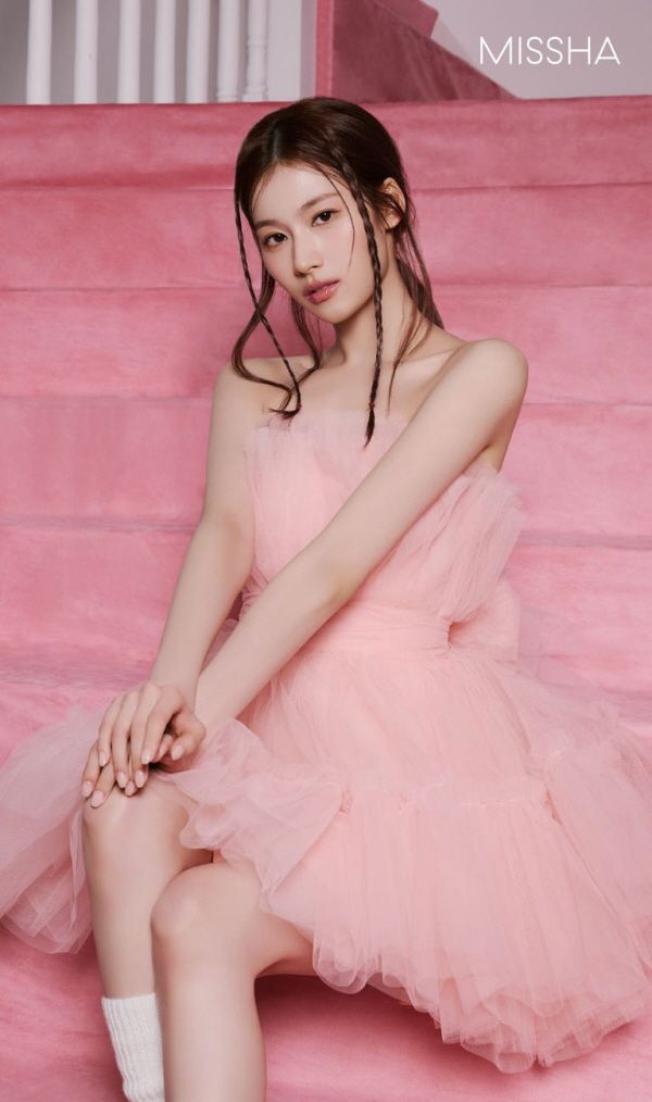 神顏團TWICE美妝資源狂炸！Mina、子瑜、娜璉，日本廣告商全拿下，「這位」是首位全球大使！-6