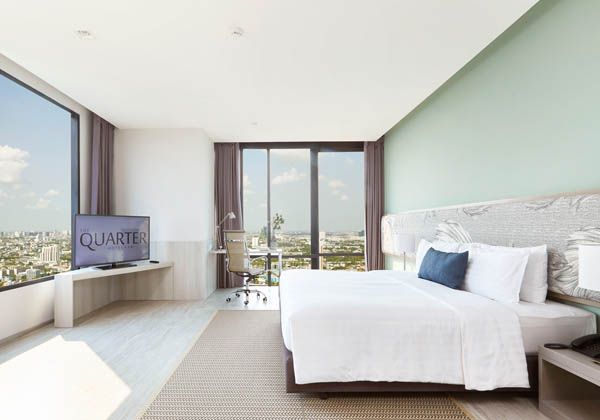 泰國免簽延長！2024泰國曼谷住宿推薦：復古摩登風、漂浮泳池早餐⋯馬上訂起來-8