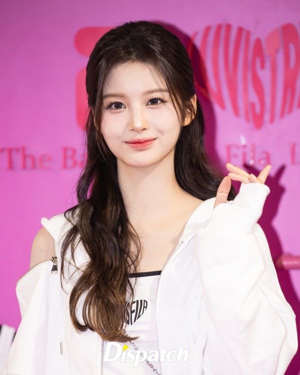 韓網公認「自帶美顏濾鏡」女愛豆Top6！雨琦美到像AI、她根本漫畫走出來的？！-8
