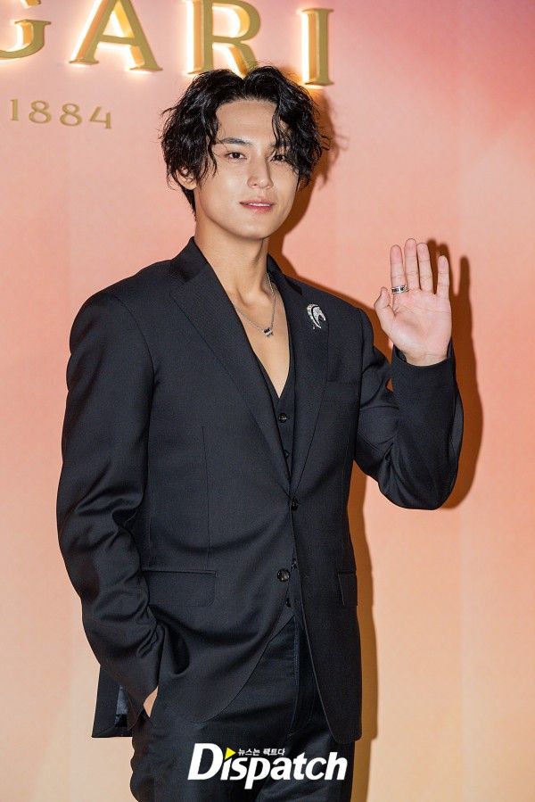 韓網熱議擁有「模特兒相」的KPOP男偶像！珉奎成CK新任性感製造機，Anton、車銀優天生衣架子！-7