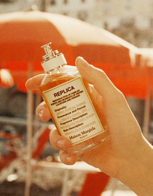 國外搶翻Maison Margiela「復古轉盤手機支架」七夕限量登台！情人節限定只送不賣、買香水即客製布標＋帆布袋！-8
