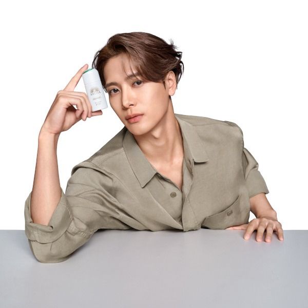 王嘉爾也愛用美肌防曬乳！安耐曬「濾鏡美顏日間防護精華」把紫外線轉化成LED美肌光、媲美用擦的美容儀！-2