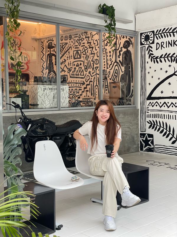 宜蘭｜ʙʟᴏᴄᴋ ᴄᴏꜰꜰᴇᴇ｜塗鴉的工業風咖啡廳