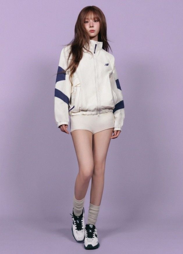 Winter最新一波NB廣告來了！美照狂發「同款外套」韓國搶翻！腳上鉛筆腿球鞋是這雙！-2