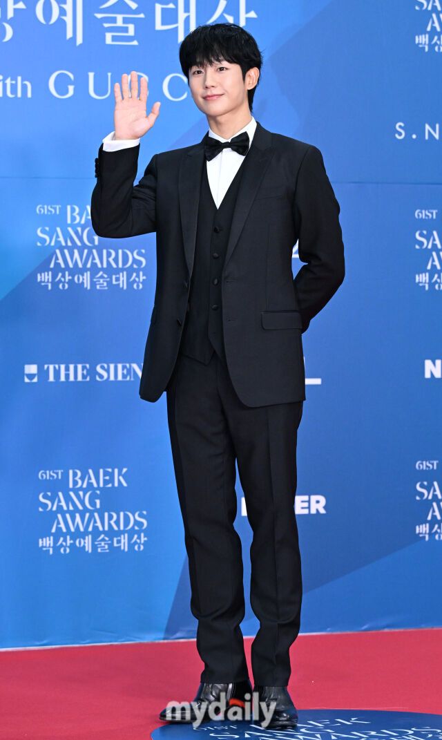 來淨化眼球！2025百想藝術大賞13位紅毯男神降臨！玄彬、邊佑錫根本白馬王子！-7