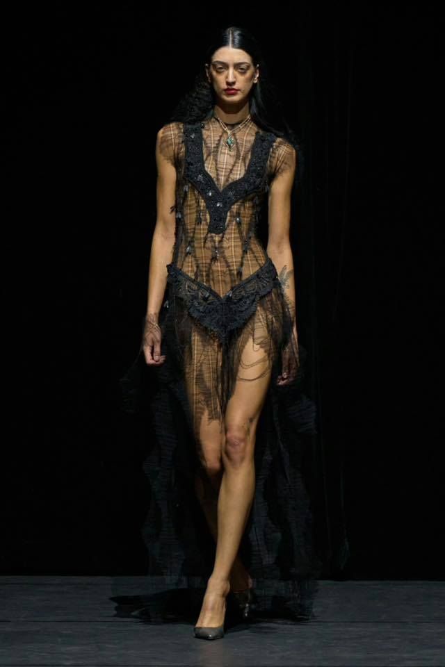 趙露思終於擺脫前東家？！27歲生日會官宣成立工作室、舞台高訂服宣示肉絲女王全面回歸！-10