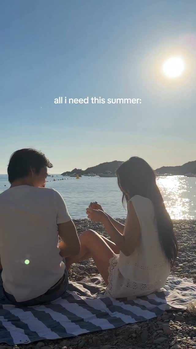 Jennie新歌〈Less Than a Lover〉穿什麼？5套「夏日仙女造型」全解析！每套都是約會度假模範穿搭！-7