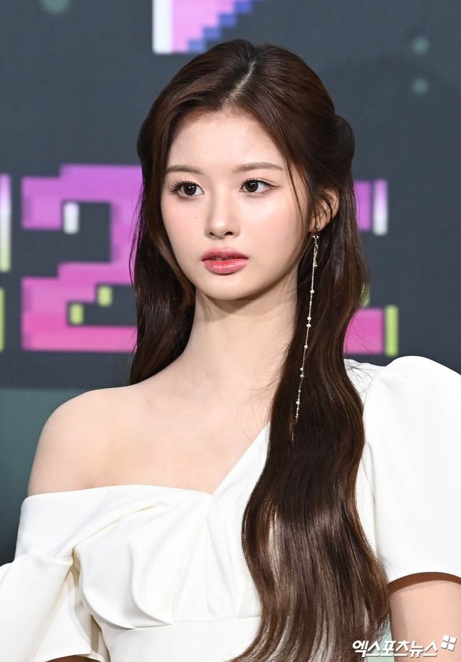 韓媒評選6位本人比精修圖還好看的韓國偶像！Karina、張員瑛都上榜，車銀優帥到像CG！-7