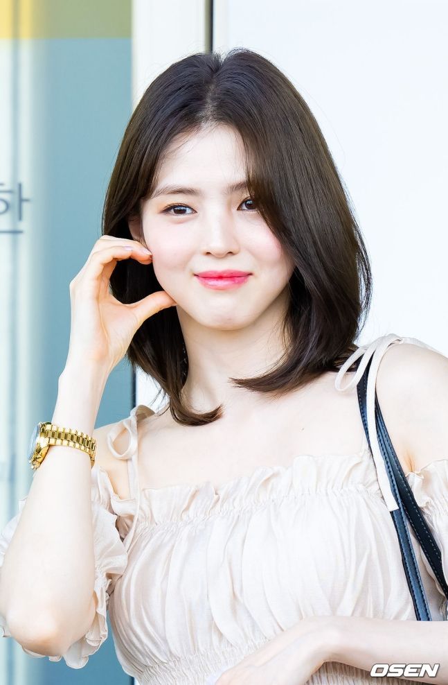 韓韶禧剪短髮好美！手戴百萬名錶、肩背小CK包，出差巴黎參加奧運品牌活動？！-2