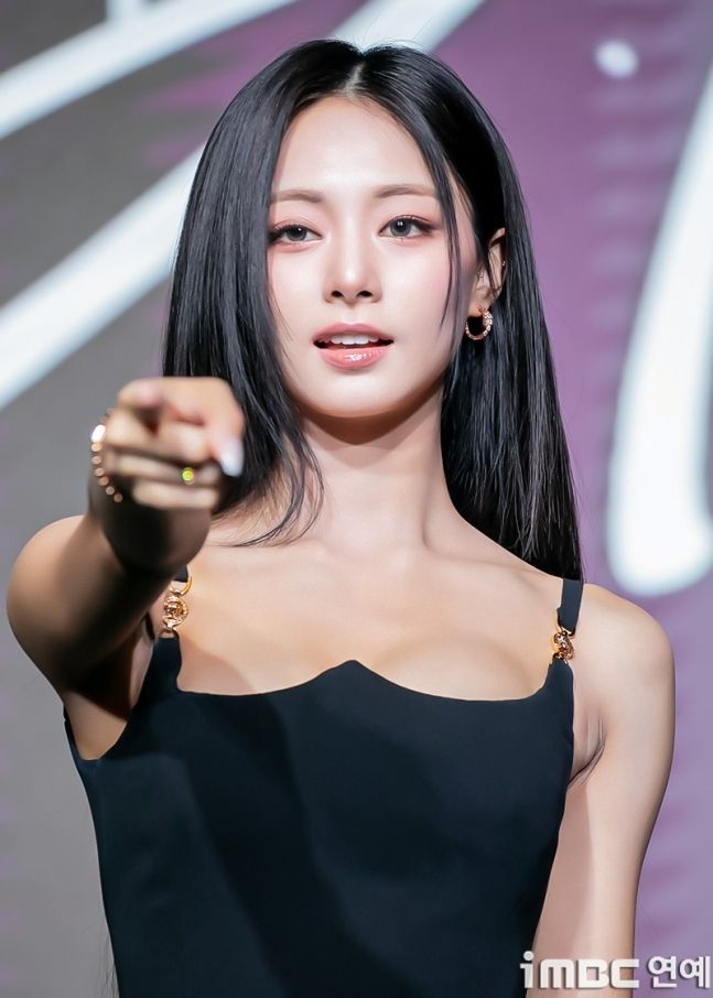 子瑜SOLO出道專輯《abouTZU》4大亮點！成熟性感風格掀熱議，JYP為主打歌〈Run Away〉親自參與作詞！-6