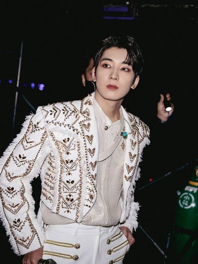 韓網熱議7位「冷美男」韓國偶像！成訓、圓佑自帶高冷貴族氣質，「冰山王子」是他！-5