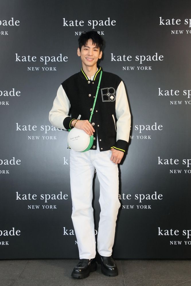 少女心噴發！kate spade春夏「青蛙包」超吸睛，肩背包、斜跨包...最低5千內收！-4