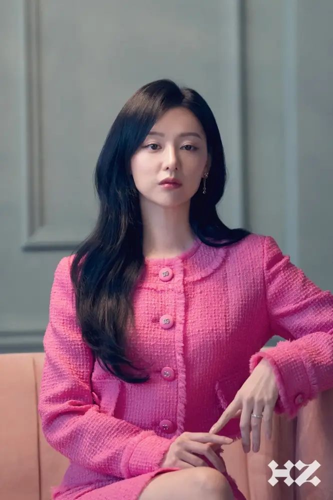 金智媛來台灣穿這樣！AI小臉+漫畫腰太美！《淚之女王》千金有錢人穿搭圖鑑回顧！-11