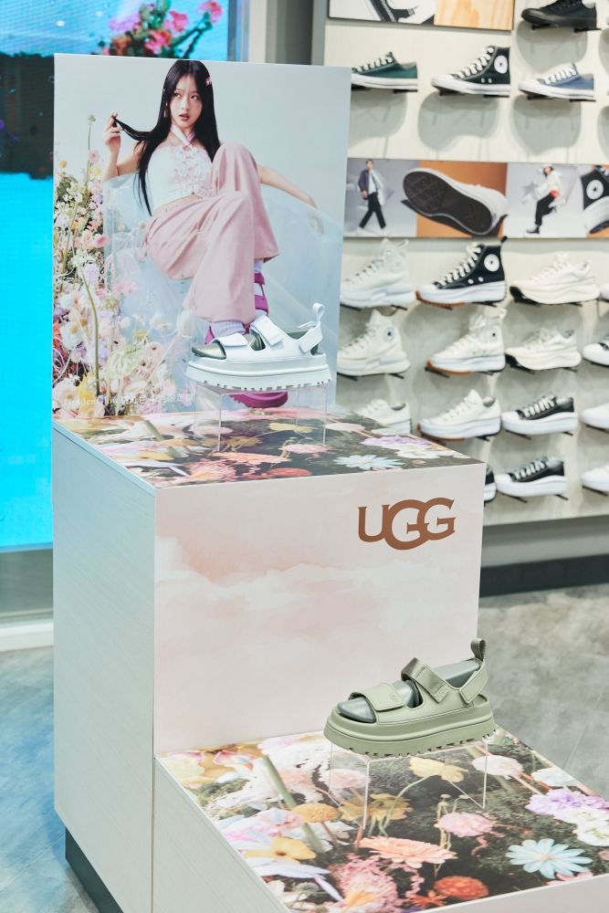 NewJeans Hanni代言「UGG厚底涼鞋」只有這裡獨賣，穿起來真的腿超細！-4