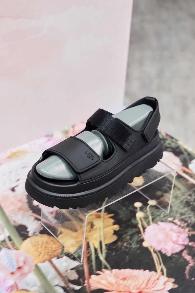 NewJeans Hanni代言「UGG厚底涼鞋」只有這裡獨賣，穿起來真的腿超細！-5