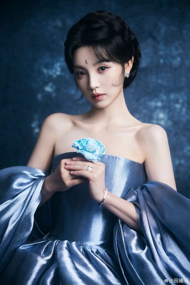 2024微博視界大會女神Top6！趙露思、白鹿好身材藏不住，劉亦菲氣勢碾壓全場！-1