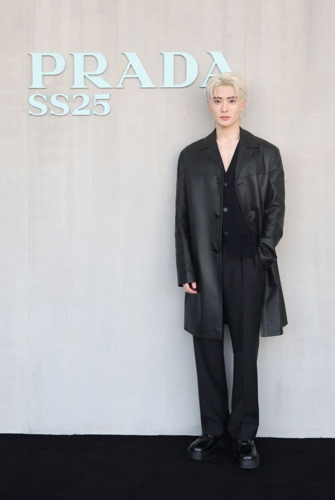 看完視力都變好了！2025春夏米蘭時裝周男神盤點！Hoshi、Jin流氓寛肩名場面回顧！-9