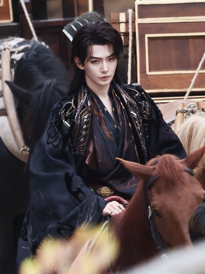 2023網評8位「又蘇又欲」陸劇男星！檀健次、鄧為自帶張力，王鶴棣霸氣會撩，蘇感最強是他！-7