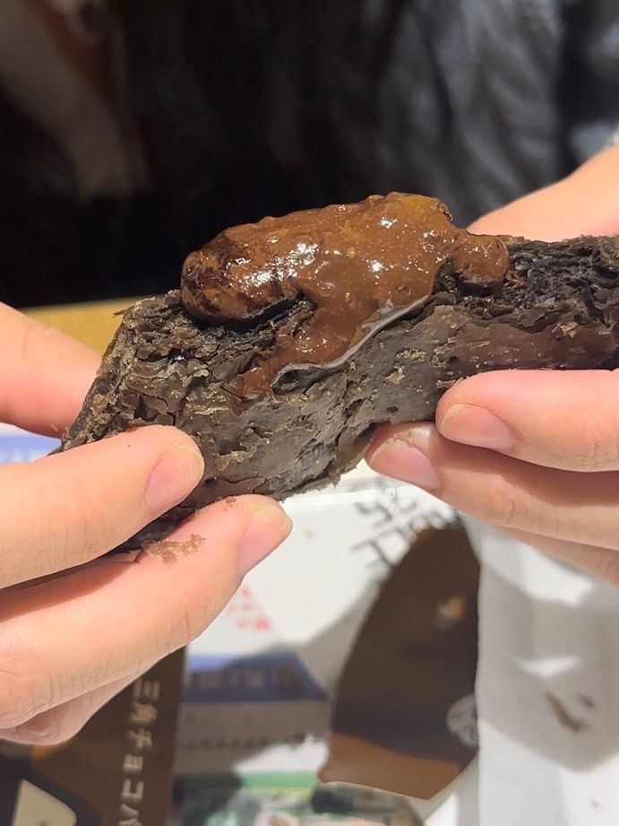 日妞最愛麥當勞「巧克力三角派」台灣也吃得到！超濃郁流心巧克力餡療癒爆炸、搖搖薯條&咖哩牛肉堡同步開賣！-2