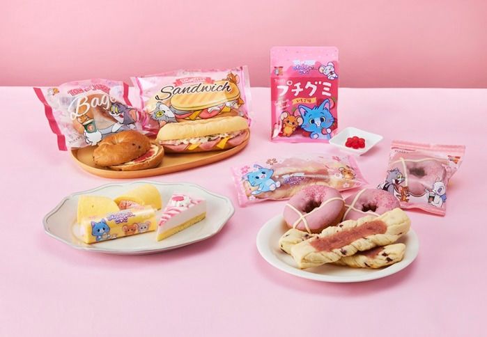 日本Tully's Coffee跟湯姆貓與傑利鼠聯名了！Q翻大臉絨毛杯套、限定必喝櫻花奶油拿鐵都好誘人！-6