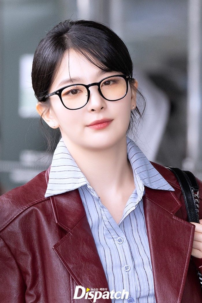 韓網票選最美「眼鏡女神」TOP7！子瑜、Winter知性美爆發，安俞真根本就是學霸！-11