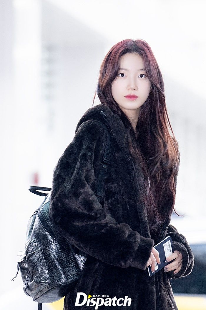 韓網熱議7位「淡顏系美女」KPOP偶像代表！舒華初戀感十足，Winter、Jisoo清純美爆發！-9