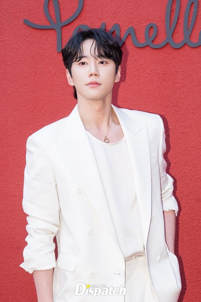 盤點6位2025最火的20代韓劇男演員！秋英宇、李濬榮憑演技上榜，李彩玟《暴君的廚師》收視爆棚！-4