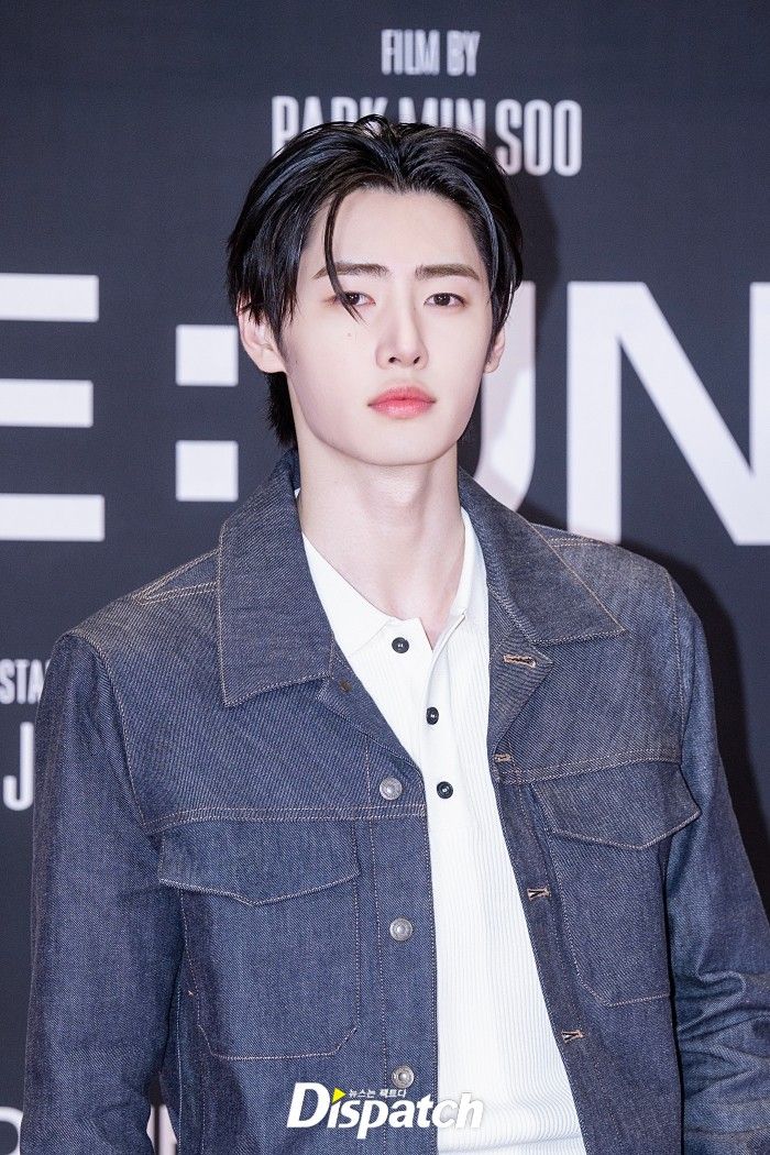 網熱議6位「醬油系」KPOP男偶像代表！防彈V、Stray Kids鉉辰入列，成訓高冷貴族氣質滿分！-3