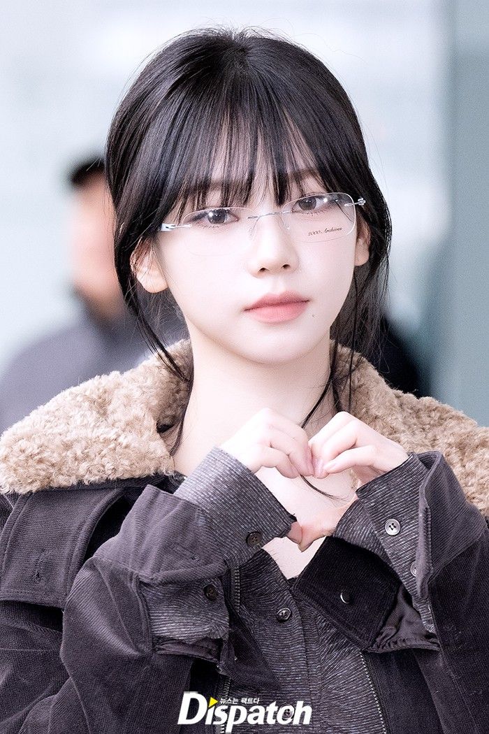 盤點7位KPOP女偶像的傳奇機場照！Karina、張員瑛美貌驚豔，舒華神顏引爆全網瘋傳！-3