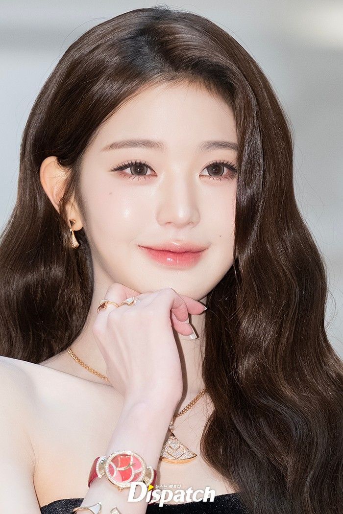 網友公認統一飯圈審美的「臉蛋天才」偶像！張員瑛顏值不只粉絲在誇，車銀優、V被封CG級神顏！-8