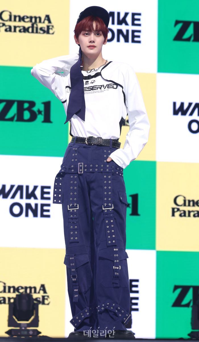 韓網熱議比例驚人的KPOP五代男團成員！MARTIN氣場超強，金奎彬、成燦全上榜入列！-8