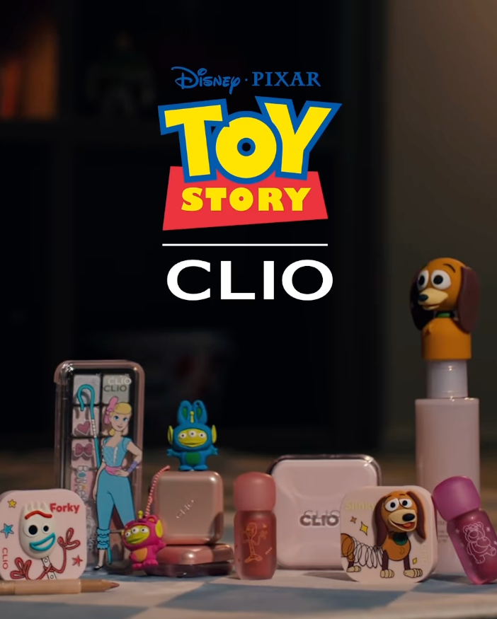 安俞真化身女牛仔翠絲！clio上半年最夢幻《玩具總動員》限量聯名彩妝，牧羊女、彈簧狗、叉奇眼影盤萌到爆！-11