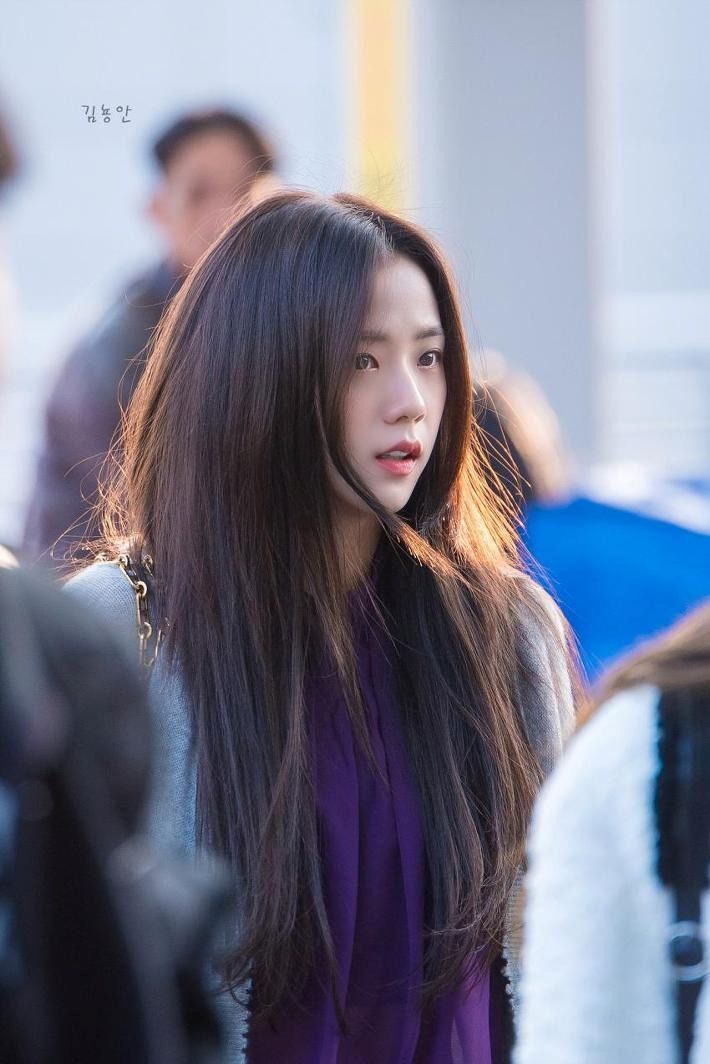 盤點7位KPOP女偶像的傳奇機場照！Karina、張員瑛美貌驚豔，舒華神顏引爆全網瘋傳！-8