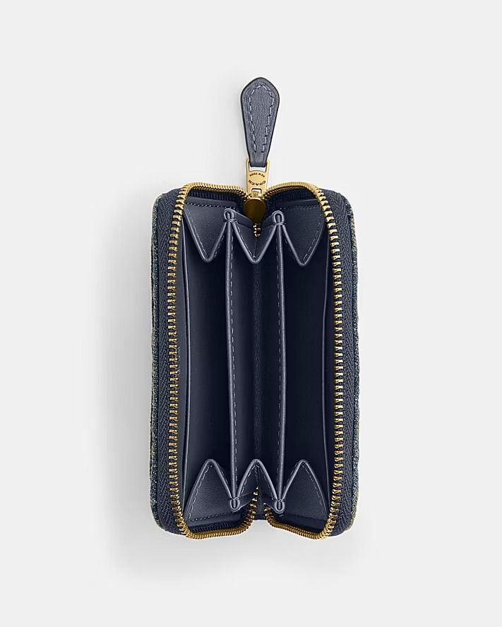 牛仔錢包被問爆！Coach六款「千元短夾」推薦！拉鍊雙摺短夾真的賣超好！-2