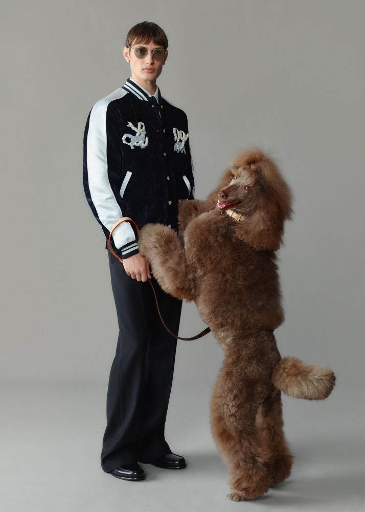 男友穿這樣遛狗太犯規？LV最新男裝系列「犬系男神」王鶴棣、The8...搶先穿給你看！-13