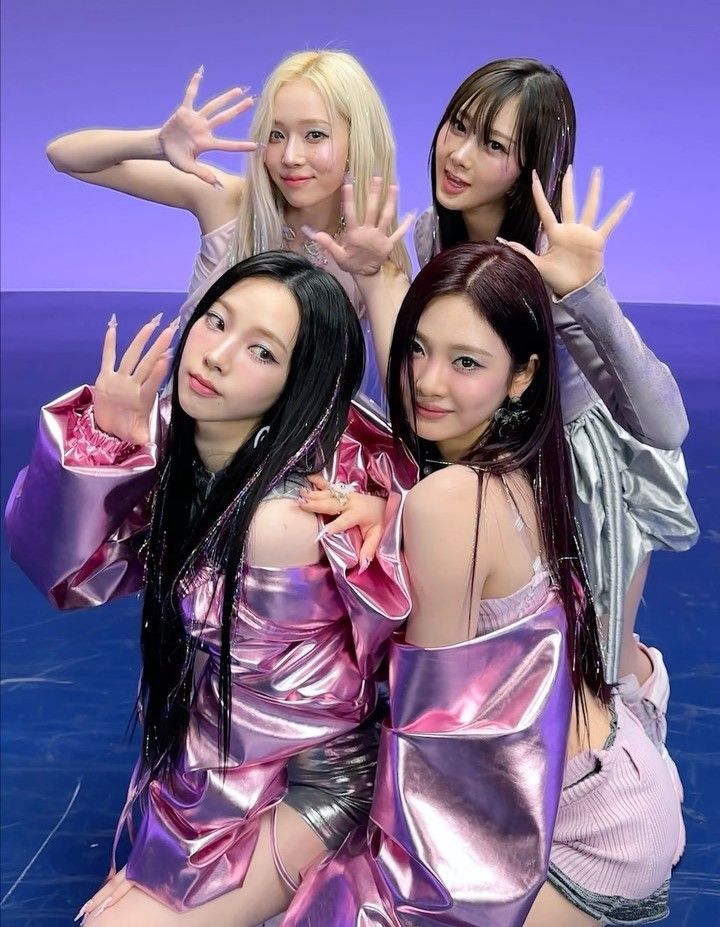 新專輯速速速來了！超強音源「AI唱團」aespa首張正規專輯正式上線！四人造型獲封異界女王！-12