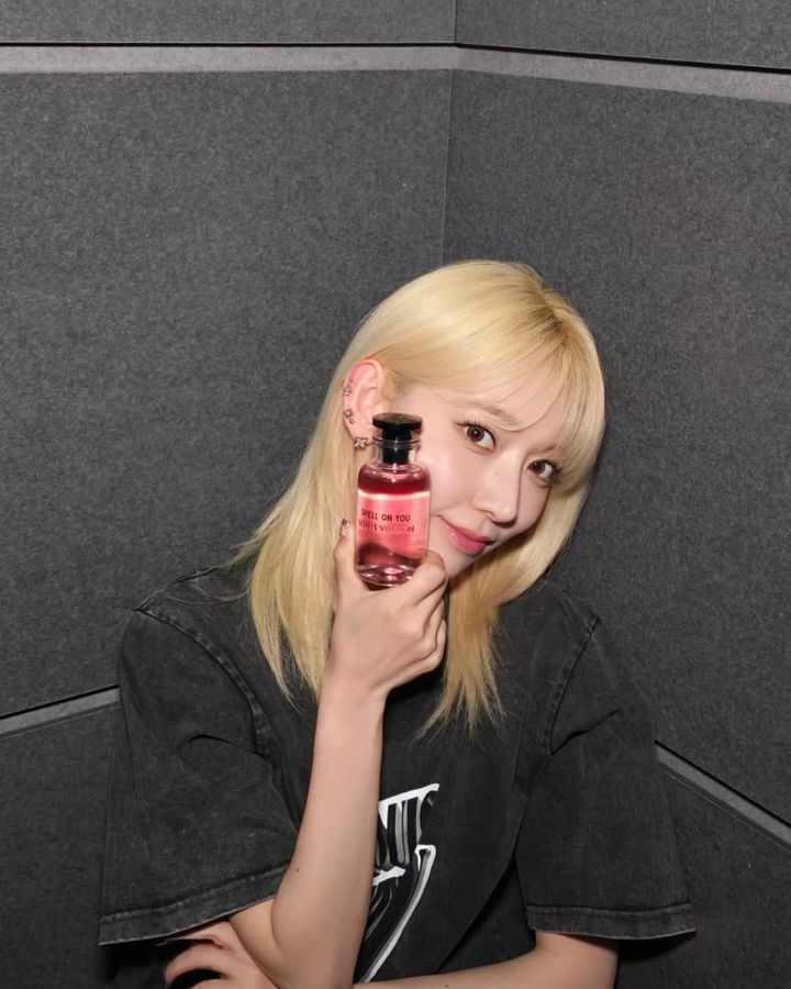 超強帶貨美神！LE SSERAFIM小櫻花狂掃日韓美妝代言，完美消化金髮芭比造型、根本衣錦還鄉最佳代表！-8